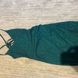 Green sparkly Homecoming dress with small slit(worn once) size: Xsmall